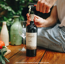 Load image into Gallery viewer, Famiglia Bianchi Malbec Organic Red Wine
